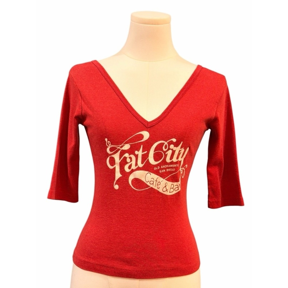 Cheese Cake Fat City Cafe & Bar Graphic V-Neck Top Red L Vintage Festival Boho - Picture 2 of 13